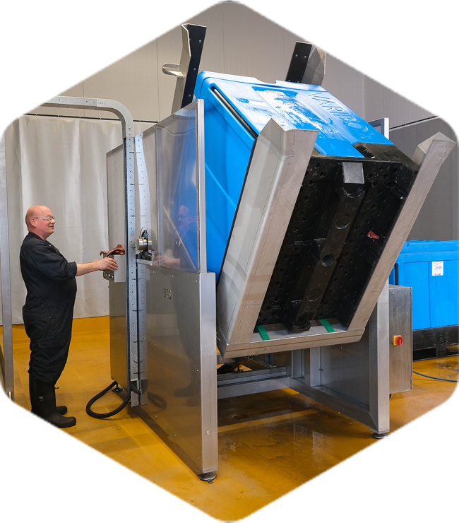 Cleaning the VARIBOX IBCs!